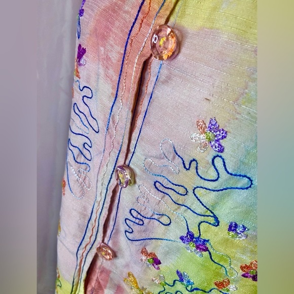 Art To Wear Colorful Floral Embroidered Shacket Glass Buttons Drapers & Damon - Picture 7 of 10
